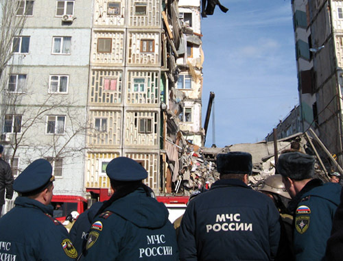 В Волгограде при взрыве бытового газа обрушился подъезд жилого дома. Есть погибшие