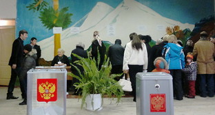 Выборы президента РФ 4 марта 2012 г. КБР, поселок Эльбрус,  избирательный участок №355. Фото Григория Шведова для "Кавказского узла"
