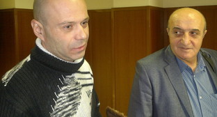 Дмитрий Павлюченков (слева) и Карен Нерсесян после заседания суда. Москва, 12 декабря 2012 г. Фото Юлии Буславской для "Кавказского узла"