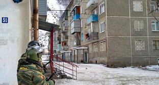Спецоперация в Тырныаузе. Кабардино-Балкария, 16 января 2012 г. Фото: министерство внутренних дел по Кабардино-Балкарии, http://07.mvd.ru