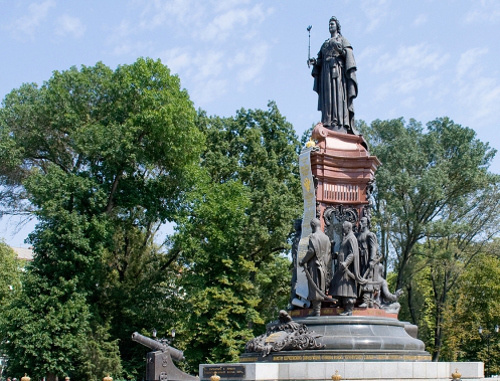 Описание памятника екатерине 2 в краснодаре