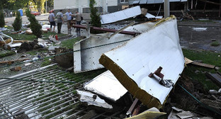 Прорыв бассейна возле стадиона "Кубань" в Краснодаре. 31 июля 2013 г. Фото: © Татьяна Кунаева, ЮГА.ру