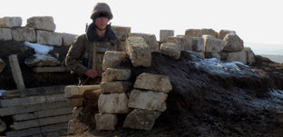 Боевой пост на передовой. Нагорный Карабах, Мартунинский район, 30 декабря 2013 г. Фото Алвард Григорян для "Кавказского узла"