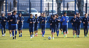 Игроки футбольной команды "Ростов" во время тренировки. Фото http://www.fc-rostov.ru/