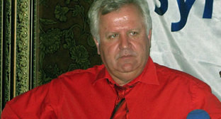 Директор ОАО "Ремсельмаш" Юрий Букреев. Фото: http://www.zelenokumsk2006.narod.ru/bukreev_01.html Директор ОАО "Ремсельмаш" Юрий Букреев. Фото: http://www.zelenokumsk2006.narod.ru/bukreev_01.html