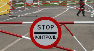Пункт пропуска на российско-украинской границе со стороны Ростовской области. Фото Филиппа Иващенко. 