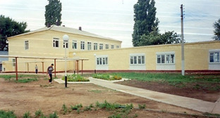 Территория Разночиновского дома-интерната. Фото: http://ww.ast-news.ru/node/3802 Территория Разночиновского дома-интерната. Фото: http://ww.ast-news.ru/node/3802