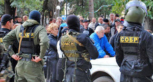 Задержание братьев Пухаевых. Цхинвал, 11 июля 2014 г. Фото: RFE/RL http://www.ekhokavkaza.com/