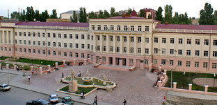 Дагестанский государственный педуниверситет (ДГПУ). Фото: Shamil Magomedov https://ru.wikipedia.org Дагестанский государственный педуниверситет (ДГПУ). Фото: Shamil Magomedov https://ru.wikipedia.org