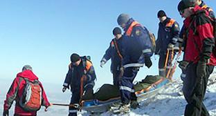 Эвакуация в горах. Фото http://07.mchs.gov.ru/operationalpage/operational/item/5722409/ Эвакуация в горах. Фото http://07.mchs.gov.ru/operationalpage/operational/item/5722409/