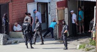 Сотрудники ОМОН в грузинском центре "Золотое руно" в Центральном районе Челябинска . Фото https://lentachel.ru/news/2017/08/25/omon-prishel-v-gruzinskiy-tsentr-ne-dlya-togo-chtoby-poobedat.html