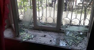 Разбитое окно в прифронтовой зоне. Фото https://mod.gov.az/ru/foto-arhiv-045/?gid=12887 Разбитое окно в прифронтовой зоне. Фото https://mod.gov.az/ru/foto-arhiv-045/?gid=12887