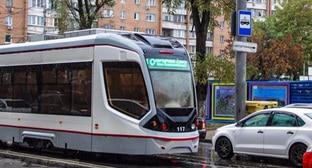 Авария на пересечении проспекта Ворошиловского и улицы Максима Горького в Ростове-на-Дону. Фото http://bloknot-rostov.ru/news/rogatyy-monstr-protaranil-passazhirskuyu-marshrutk-905600?sphrase_id=443641 Авария на пересечении проспекта Ворошиловского и улицы Максима Горького в Ростове-на-Дону. Фото http://bloknot-rostov.ru/news/rogatyy-monstr-protaranil-passazhirskuyu-marshrutk-905600?sphrase_id=443641
