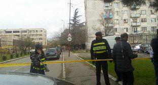 Полиция на месте спецоперации в Тбилиси. Фото © Sputnik/ STRINGER,  https://sputnik-georgia.ru/incidents/20171122/238258511/Bronetehnika-pojavilas-na-meste-specoperacii-v-Tbilisi.html