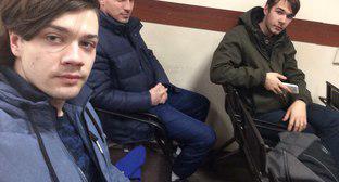 Стронники Навального, задержанные в Астрахани 20 января 2018 года. Фото Елены Гребенюк для "Кавказского узла". Стронники Навального, задержанные в Астрахани 20 января 2018 года. Фото Елены Гребенюк для "Кавказского узла".