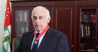 Геннадий Гагулия. ФОто пресс-службы администрации президента Абхазии. http://presidentofabkhazia.org/about/info/news/?ELEMENT_ID=5658&sphrase_id=6227182