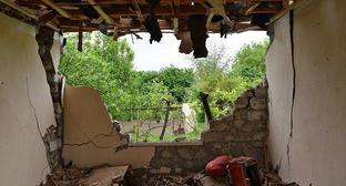 Разрушенный дом в Агдамском районе Азербайджана. Фото https://ru.sputnik.az/karabakh/20171112/412717929/oborona-obstrel-front-azerbajdzhan-armenija.html Разрушенный дом в Агдамском районе Азербайджана. Фото https://ru.sputnik.az/karabakh/20171112/412717929/oborona-obstrel-front-azerbajdzhan-armenija.html