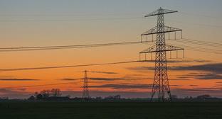 Линии электропередачи. Фото: CC0 / Skitterphoto / Electric Poles
 https://ru.sputnik.az/incidents/20180703/416036507/mingjachevir-jelektrojenergija-pozhar.html