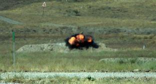 Взрыв. Фото https://mod.gov.az/ru/foto-arhiv-045/?gid=23758