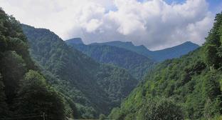 Горы в Северной Осетии. Фото: User:Скампецкий https://ru.wikipedia.org/