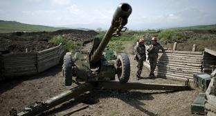 На линии соприкосновения в Нагорном Карабахе. Фото: REUTERS/Staff
