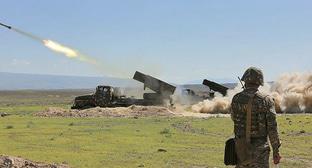 Военные учения армянской армии. Фото © Photo: official site of the MoD of RA
https://ru.armeniasputnik.am/society/20180706/13074954/artillerijskie-ucheniya-s-primeneniem-sistemy-grad-proshli-v-armenia.html