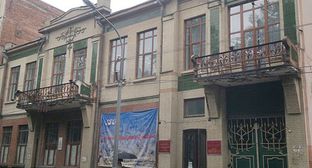 Головное здание Национального музея Северной Осетии во Владикавказе (Особняк купца Ходякова, 1901г.). Автор: МаратС, https://commons.wikimedia.org/w/index.php?curid=20249862