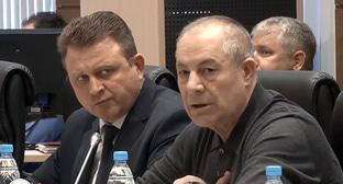 Гасан Набиев. Фото кадр видео
PRO НОВОСТИ https://www.youtube.com/watch?time_continue=6&v=lR90CtgwApE
Гасан Набиев. Фото кадр видео
PRO НОВОСТИ https://www.youtube.com/watch?time_continue=6&v=lR90CtgwApE