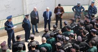 Визит представителей ОНК в исправительную колонию №6 в Астрахани. Фото: пресс-служба УФСИН России по Астраханской области http://www.30.fsin.su/news/detail.php?ELEMENT_ID=454460