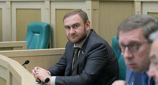 Рауф Арашуков. Фото: The Council of the Federation of the Federal Assembly of the Russian Federation https://ru.wikipedia.org Рауф Арашуков. Фото: The Council of the Federation of the Federal Assembly of the Russian Federation https://ru.wikipedia.org