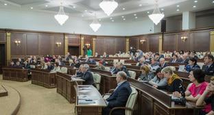 Заседание парламента КЧР. Фото: официальный сайт Главы КЧР http://kchr.ru