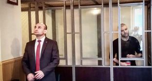 Денис Хисамов и его адвокат по назначению в зале военного суда в Ростове-на-Дону. Фото Константина Волгина для "Кавказского узла" Денис Хисамов и его адвокат по назначению в зале военного суда в Ростове-на-Дону. Фото Константина Волгина для "Кавказского узла"