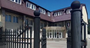 Вход в Северо-Кавказский окружной военный суд. Фото Константина Волгина для "Кавказского узла" Вход в Северо-Кавказский окружной военный суд. Фото Константина Волгина для "Кавказского узла"