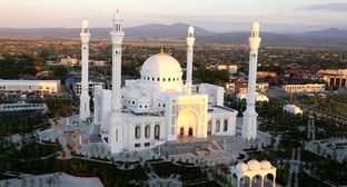 Мечеть "Гордость мусульман. Фото: пресс-служба правительства  Чечни http://chechnya.gov.ru/anons/r-kadyrov-samaya-bolshaya-mechet-v-evrope-gordost-musulman-nazvana-imenem-proroka-muhammada-mir-emu/