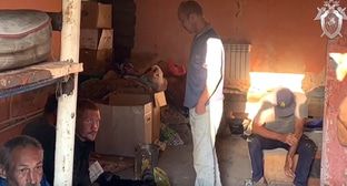 Люди, которых удерживали для работы в полях в Ростовской области. Фото: кадр видео ДОН 24 Информационное агентство https://www.youtube.com/watch?v=_O6pn-bfjcY&feature=youtu.be
