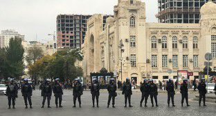 Цепь силовиков в районе площади 28 мая 19 октября 2019 года. Фото Фаика Меджида для "Кавказского узла"