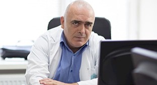 Важа Гаприндашвили. Фото: https://1tv.ge/ru/news/predstaviteli-krasnogo-kresta-navestili-vazhu-gaprindashvili-v-ckhinvalskoj-tjurme/