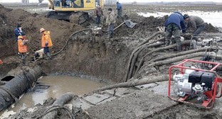 Устранение аварии на Троицком водоводе. Фото: Государственное унитарное предприятие Краснодарского края "Кубаньводкомплекс" https://www.xn--80abeifzebhjhncp7as0n.xn--p1ai/