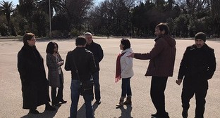 Участники голодовки и их соратники на площади Свободы. Фото Анны Грицевич для "Кавказского узла"