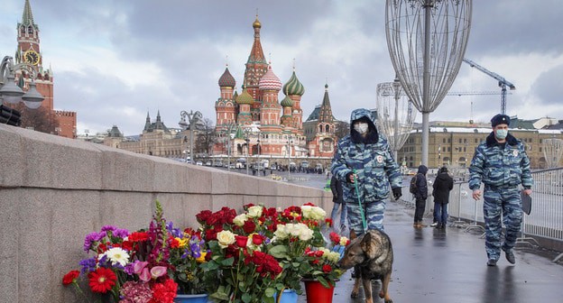 На месте убийства Немцова. Москва, 27 февраля 2021 г. Фото: REUTERS/Tatyana Makeyeva