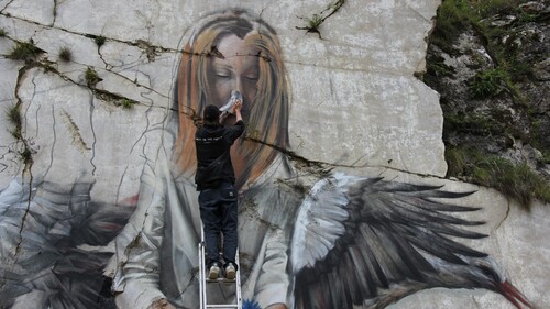 Кавказский Узел | Стрит-арт фестиваль в Северной Осетии вызвал дискуссию о  граффити на скалах