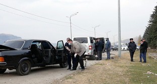 На месте задержания в Карачаевске. Фото  Пресс-служба МВД по Карачаево-Черкесской Республике

