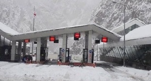 КПП "Верхний Ларс". Фото: ГУ МЧС по Северной Осетии https://15.mchs.gov.ru/deyatelnost/press-centr/operativnaya-informaciya/4649039 КПП "Верхний Ларс". Фото: ГУ МЧС по Северной Осетии https://15.mchs.gov.ru/deyatelnost/press-centr/operativnaya-informaciya/4649039