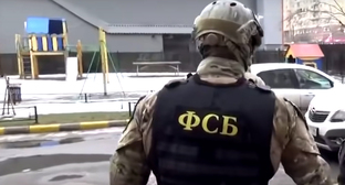 Сотрудник ФСБ. Кадр видео  МВД ФСБ https://www.youtube.com/watch?v=jj12LtWbc6k&t=142s
 