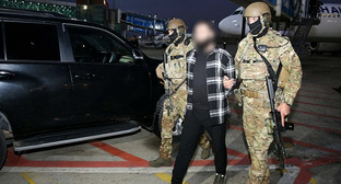 Уроженец Панкисского ущелья Цискара Тохосашвили, известный как Эмир Иса, задержан в аэропорту Тбилиси. Фото https://vesti.az/xeber/v-mire/v-aeroportu-tbilisi-zaderzan-emir-isa-odin-iz-liderov-igil-foto-478156