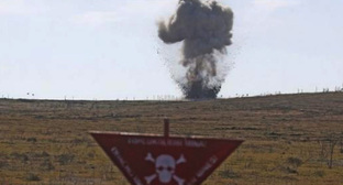 Взрыв мины. Фото: https://cbctv.az/news/39230/dva-celoveka-podorvalis-na-mine-v-agdamskom-raione-azerbaidzana