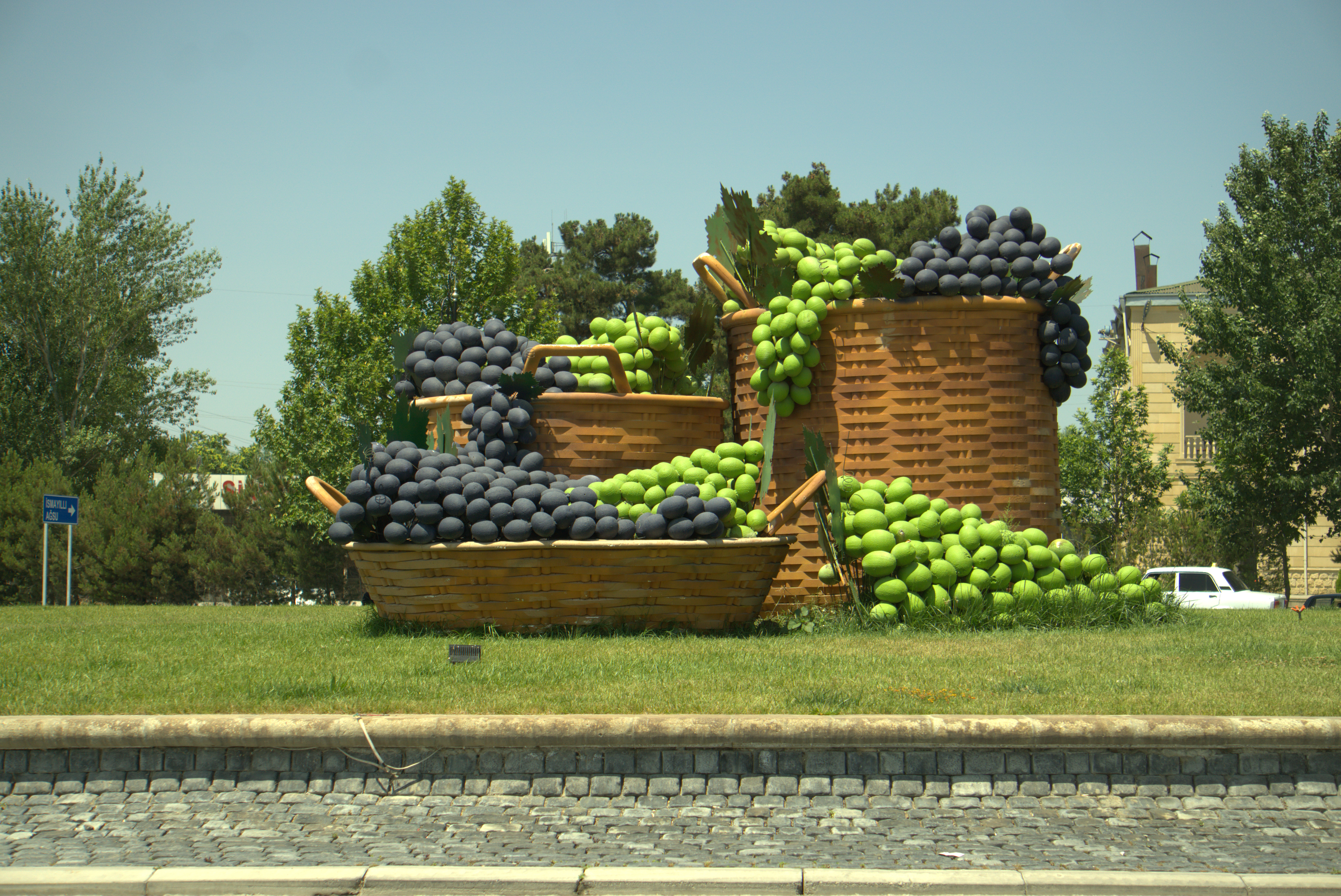 Шамахы всегда был центром виноградарства и виноделия в Азербайджане. Шамахы, Азербайджан. Фото Ислам Шыхали Шамахы всегда был центром виноградарства и виноделия в Азербайджане. Шамахы, Азербайджан. Фото Ислам Шыхали