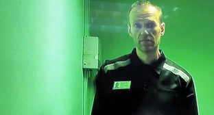 Алексей Навальный на видеосвязи с судом. Фото: https://www.bbc.com/russian/news-62772530 Алексей Навальный внесен в список экстремистов и террористов Росфинмониторинга