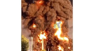 Пожар на нефтебазе в Калаче-на-Дону. Cкриншот видео от 9 июля 2024 г. t.me/astrapress
/59271
