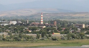 Завод в Агаре, фото: Jaba1977, https://commons.wikimedia.org/wiki/File:Agara_(Kareli)_(1).jpg#mw-jump-to-license